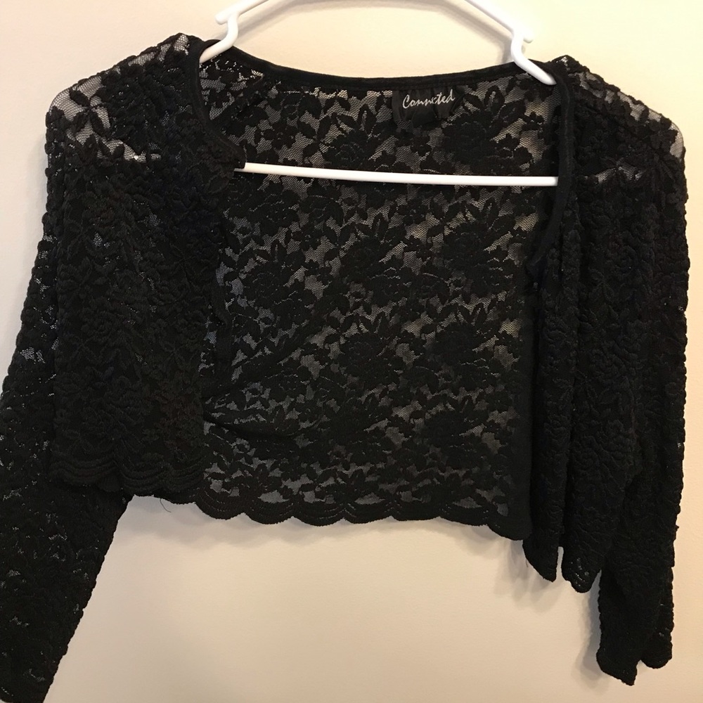 Black lace shoulder wrap